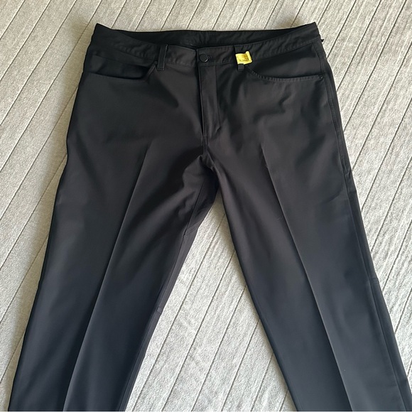 ABC Classic-Fit 5 Pocket Pant 33”L 36”W
Warpstreme - Picture 3 of 10